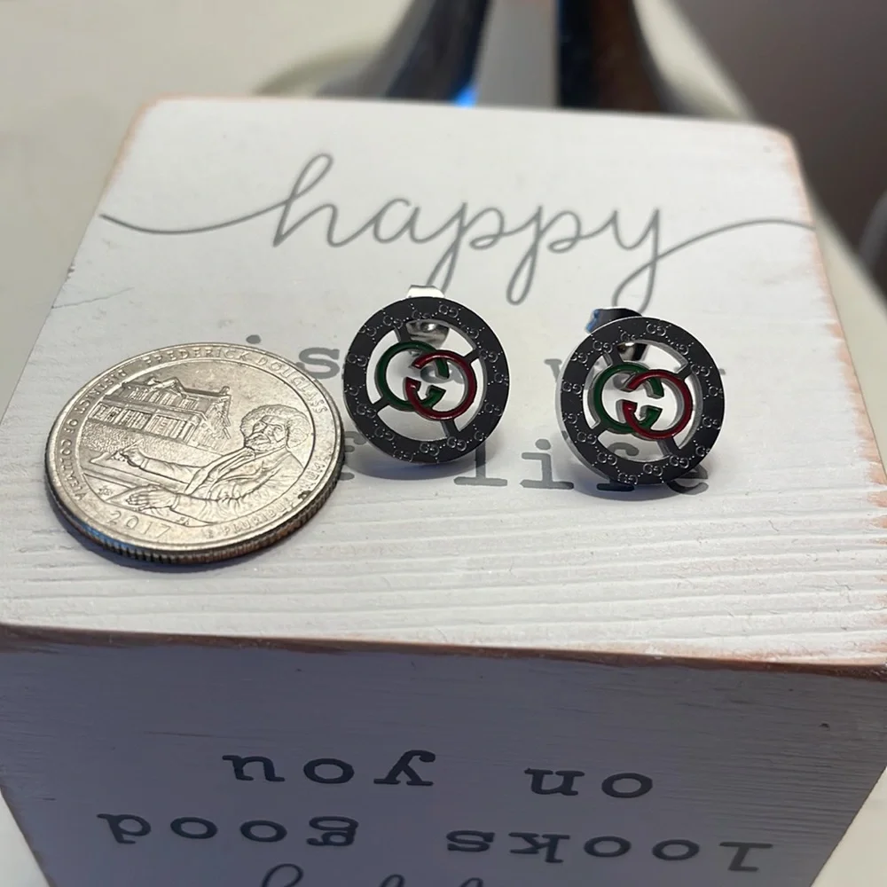 Upstyled Luxury Earrings - Picture 3 of 4